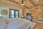 Guest Suite on Main Level with 40-inch Smart TV